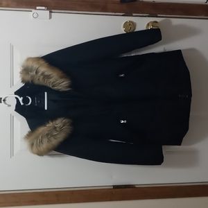 Woman's size S coat.  Excellent condition!